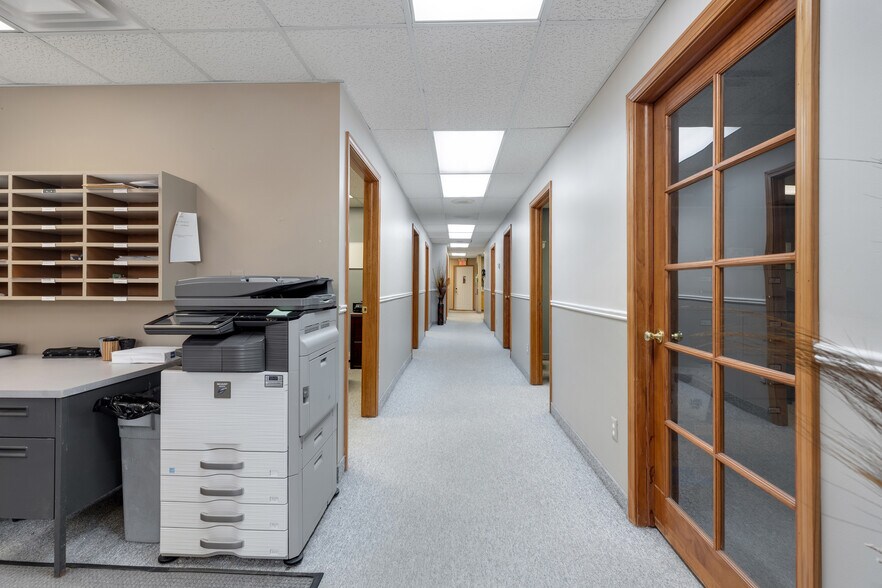 More Photos Of 14012 Eureka Rd, Southgate Medical For Lease