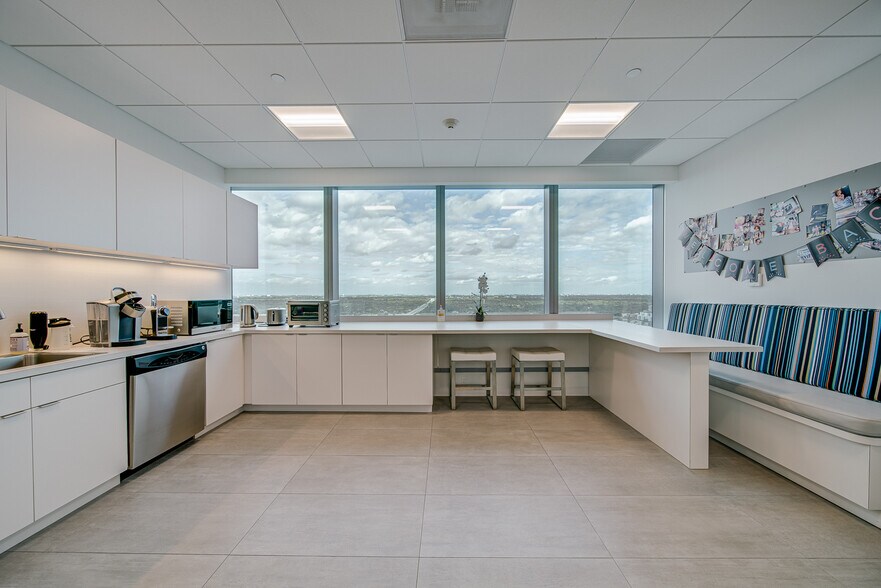More Photos Of 8950 SW 74th Ct, Miami Medical For Lease