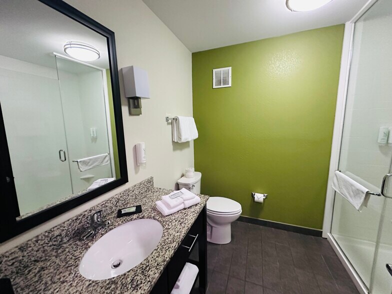 More Photos Of 4450 Rhea County Hwy, Dayton Hotel For Sale