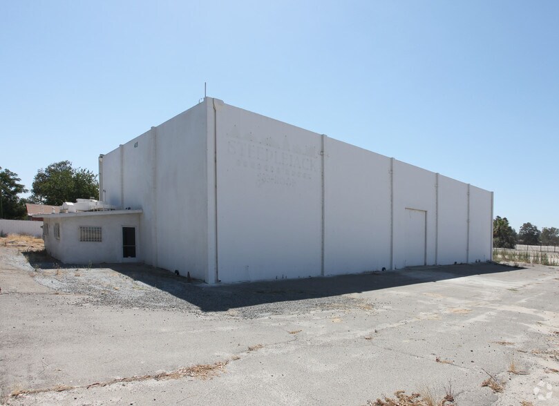 More Photos Of 415 W 3rd St, Hanford Warehouse For Sale