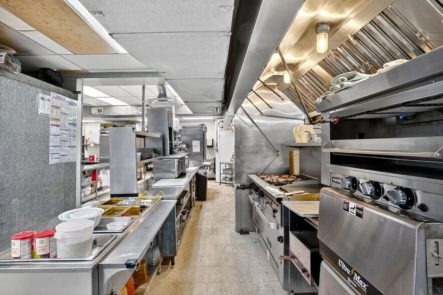 More Photos Of 550 McKeesport Rd, Elizabeth Freestanding For Sale