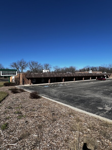 Primary Photo Of 300 Peterson Rd, Libertyville Warehouse For Lease