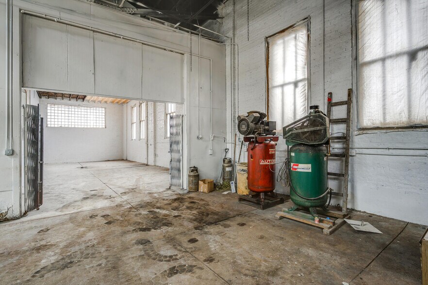 More Photos Of 1423 W 59th St, Chicago Warehouse For Lease