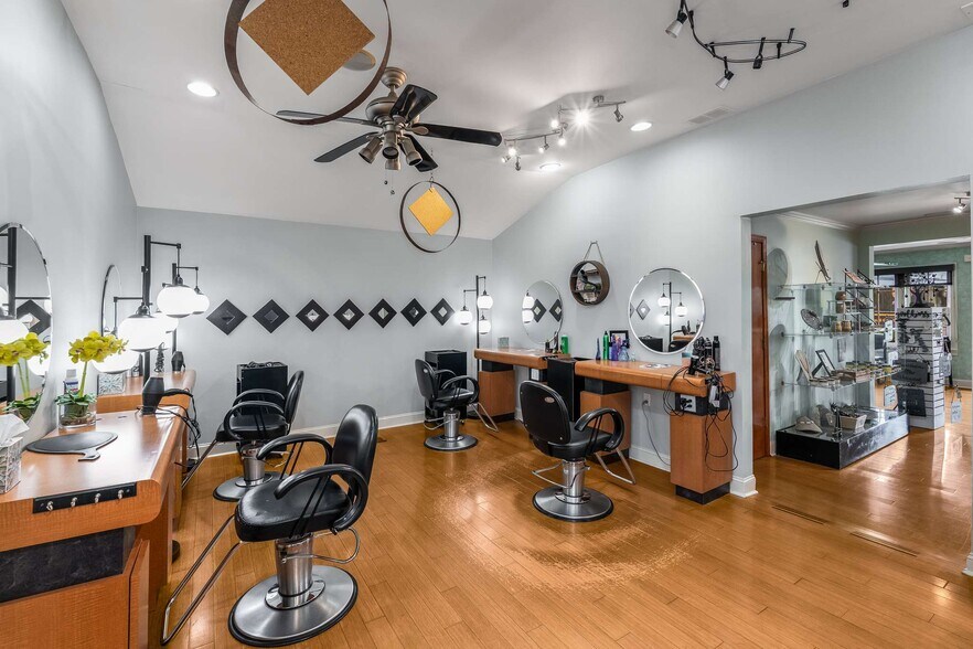 More Photos Of 4065 Lawrenceville Hwy, Tucker Office For Sale