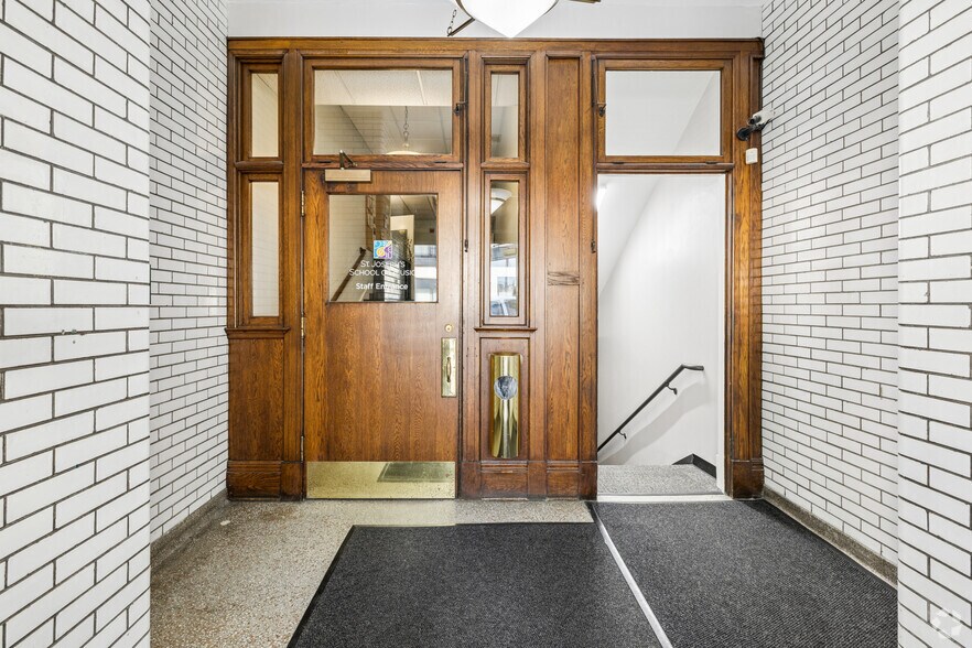 More Photos Of 1619 Dayton Ave, Saint Paul Medical For Lease
