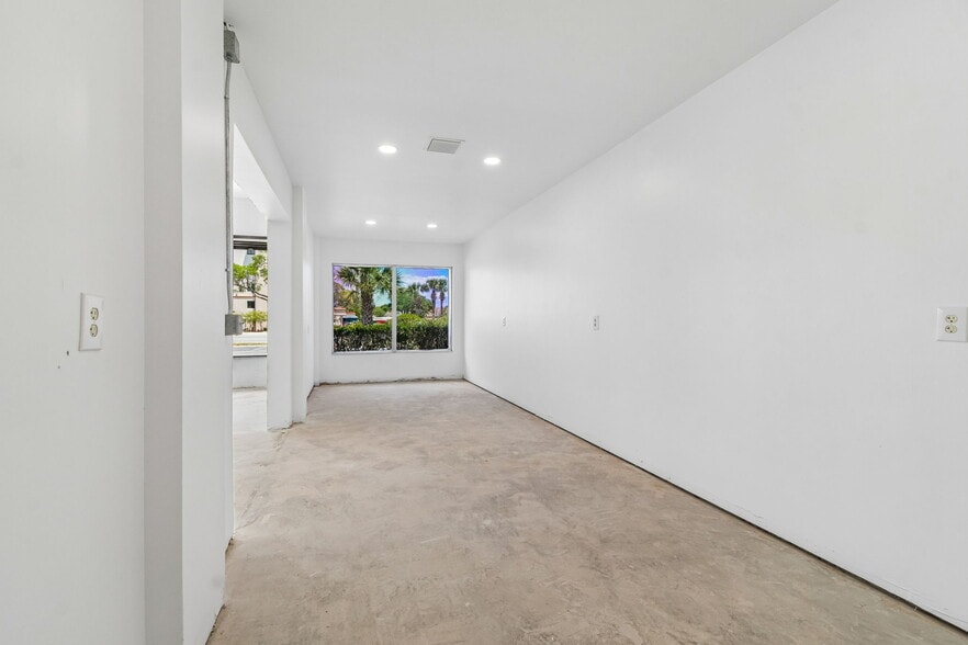 More Photos Of 1956 Kingsley Ave, Orange Park General Retail For Sale
