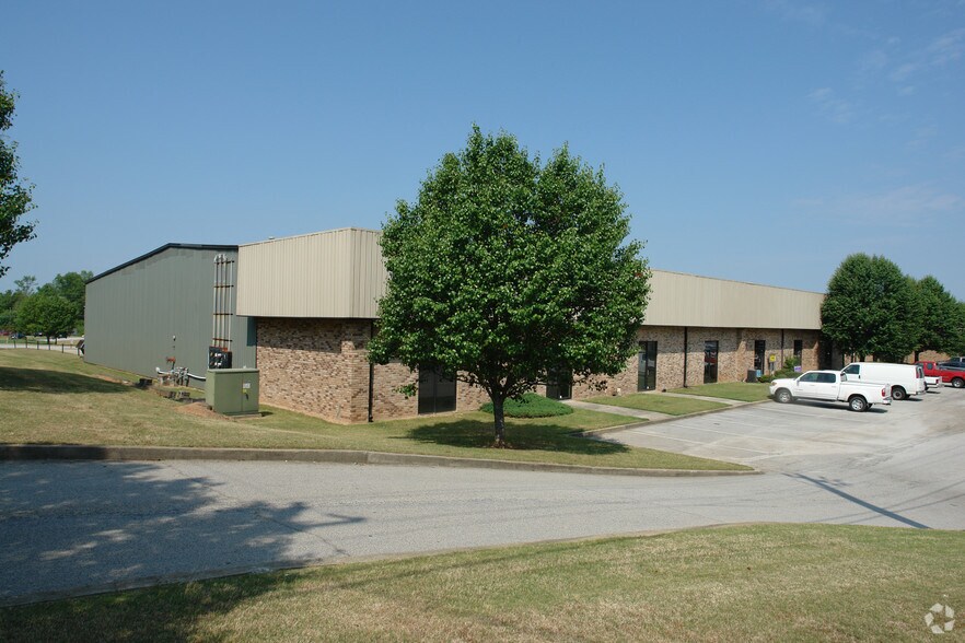 Primary Photo Of 9529 S Main St, Jonesboro Warehouse For Lease
