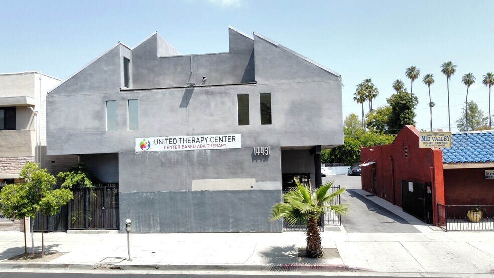 More Photos Of 14431 Hamlin St, Van Nuys Office For Lease