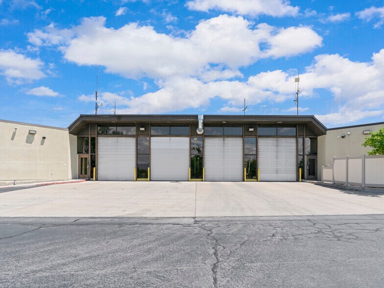 More Photos Of 9010 S 150 E, Sandy Light Manufacturing For Sale