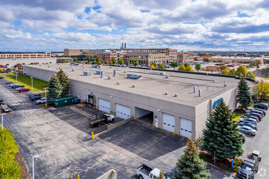More Photos Of 922 S 70th St, West Allis Manufacturing For Lease