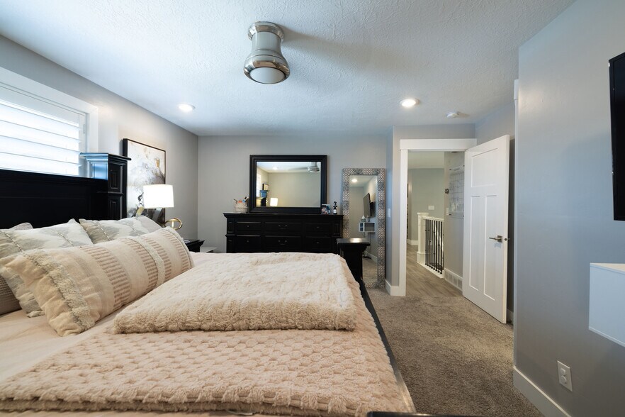 More Photos Of 270 E 5100 S, Washington Terrace Multifamily For Sale