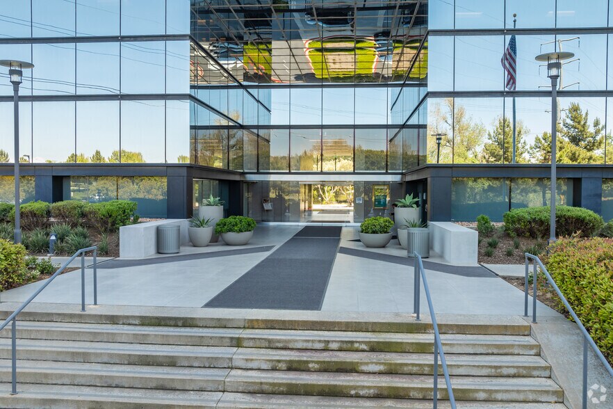 More Photos Of 3111 Camino del Rio N, San Diego Coworking Space