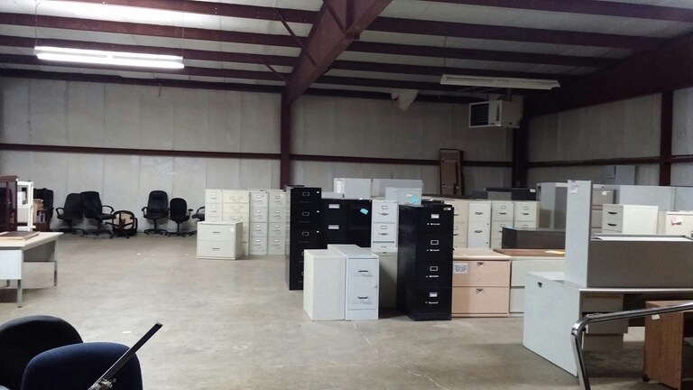 More Photos Of 2415 Mcdonough St, Joliet Warehouse For Sale