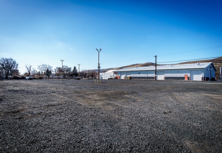 More Photos Of 548 Basin St SW, Ephrata Service For Sale