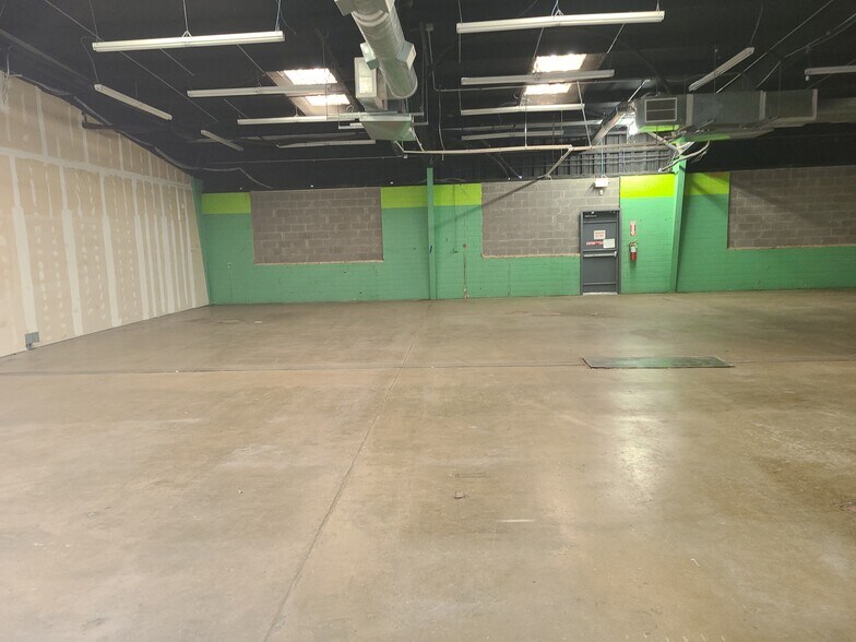 More Photos Of 1115 W Veterans Memorial Blvd, Killeen Auto Dealership For Lease