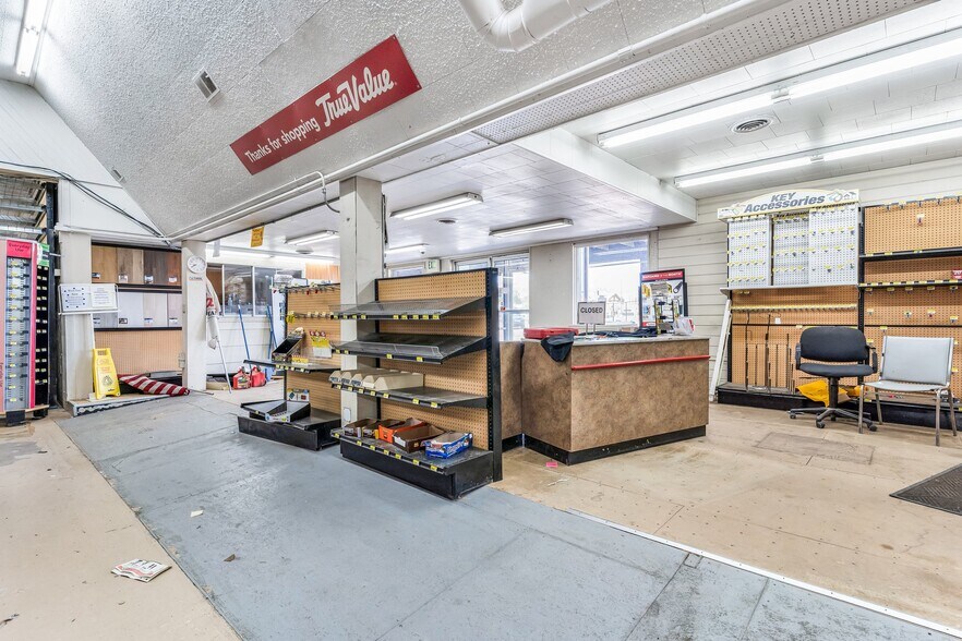 More Photos Of 1630 E Main St, Canon City General Retail For Sale