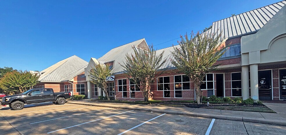 More Photos Of 3425 Hwy 6, Sugar Land Medical For Lease