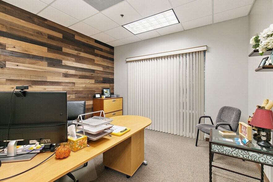 More Photos Of 15-85 N Woodbury St, South Elgin Apartments For Lease