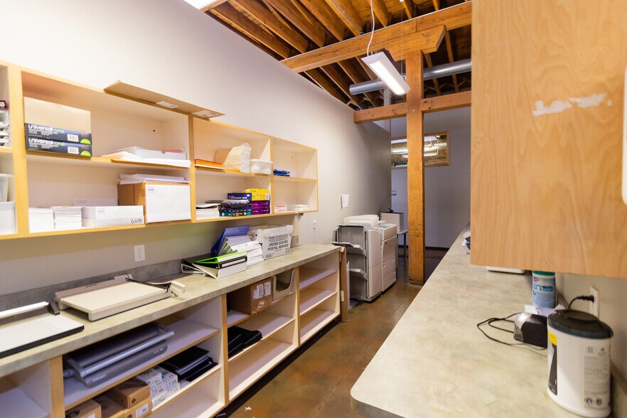 More Photos Of 1213 Center St, Lansing Medical For Sale