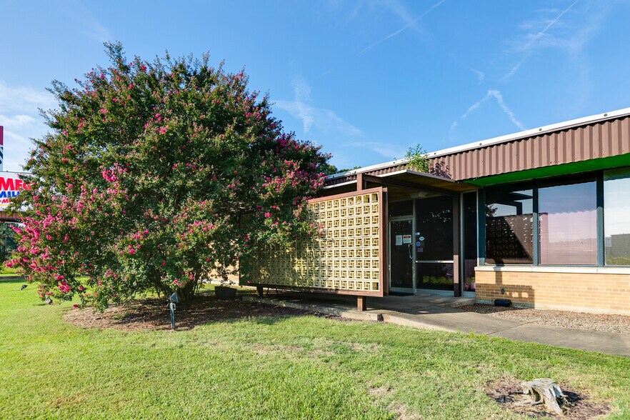 More Photos Of 3405 Commerce Rd, Richmond Warehouse For Sale