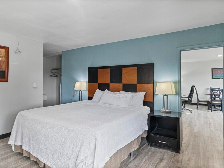 More Photos Of 180 E Center St, Panguitch Hotel For Sale