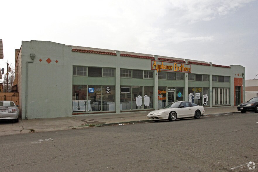 Primary Photo Of 700 Darina Ave, Sacramento Showroom For Sale