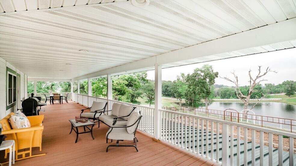 More Photos Of 352 MO-245, Dadeville Horse Stables For Sale