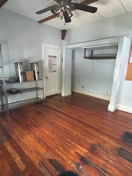 More Photos Of 658 West Ave, Clermont Restaurant For Lease