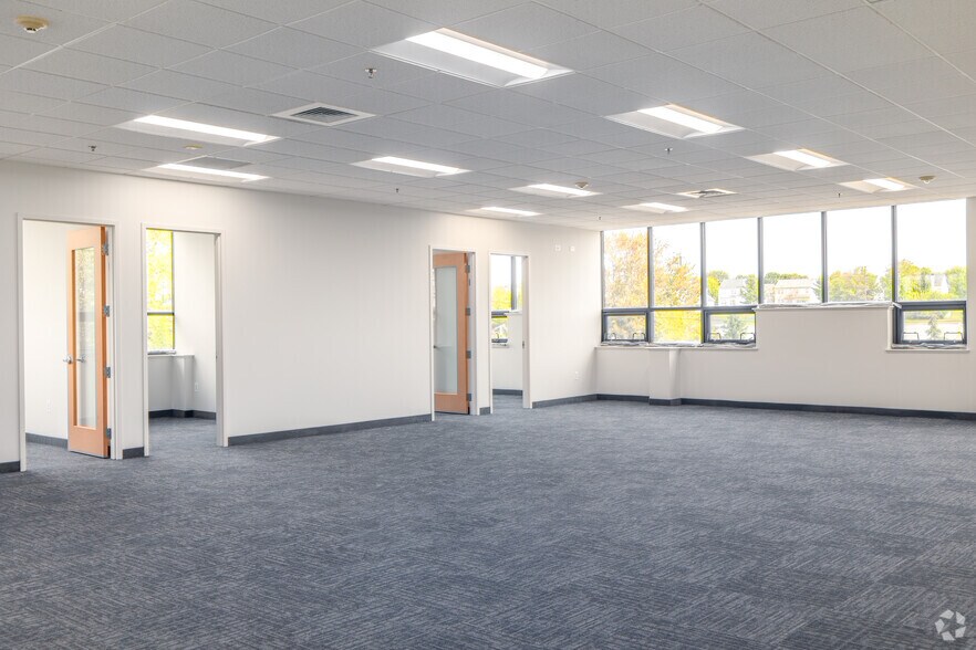 More Photos Of 1 Greenwich St, Stewartsville Medical For Lease
