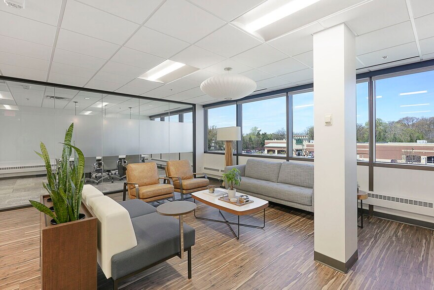 More Photos Of 13100 Wayzata Blvd, Minnetonka Office For Lease