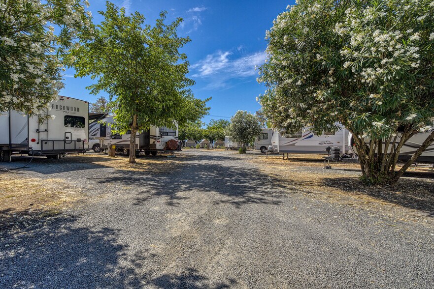 More Photos Of 2985 Lakeshore Blvd, Upper Lake Manufactured Housing Mobile Home Park For Sale