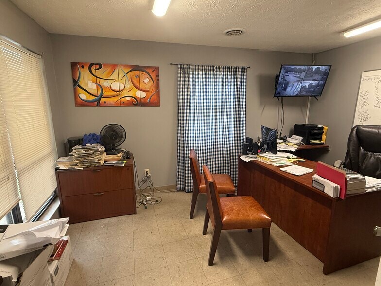 More Photos Of 77 Quail Holw, Inez Apartments For Sale