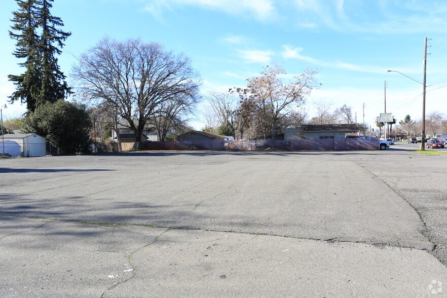 More Photos Of 1242-1244 E Main St, Woodland Land For Sale