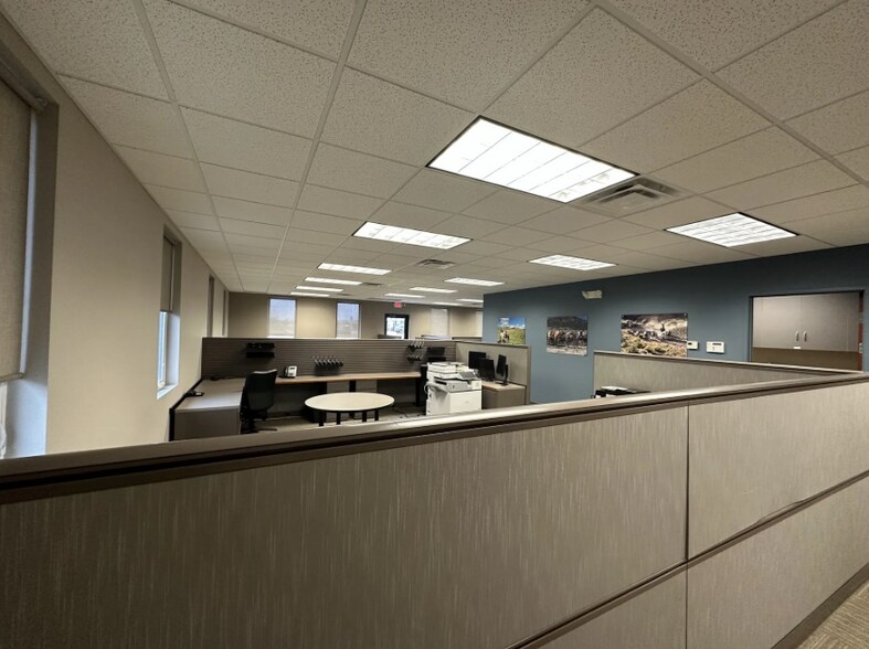More Photos Of 151 Saint Andrews Ct, Mankato Office For Lease