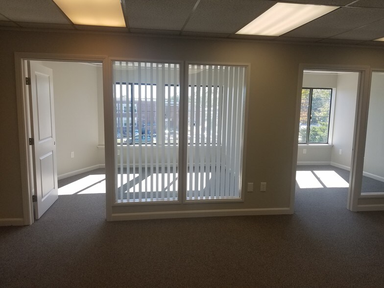 More Photos Of 161-163 Boston Post Rd, Waterford Office For Lease