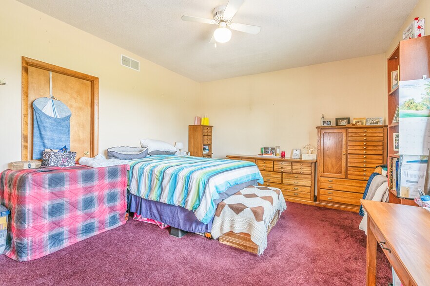 More Photos Of 503 E Russell Rd, Tecumseh Specialty For Sale