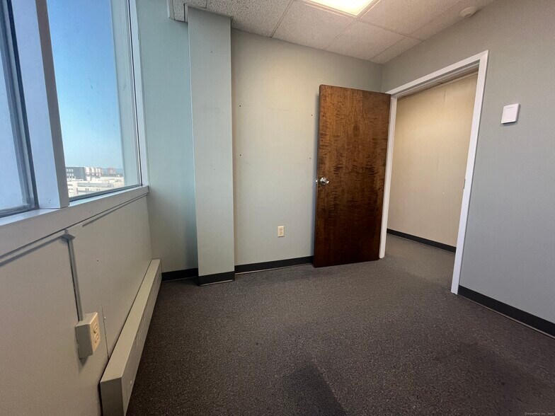 More Photos Of 100 Retreat Ave, Hartford Medical For Sale