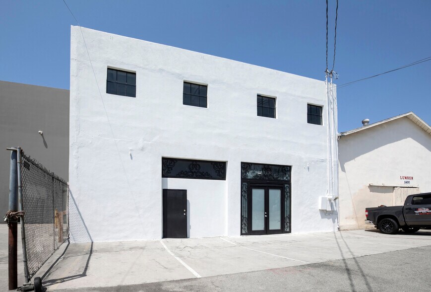 More Photos Of 700-716 Colorado Ave, Santa Monica Industrial For Sale