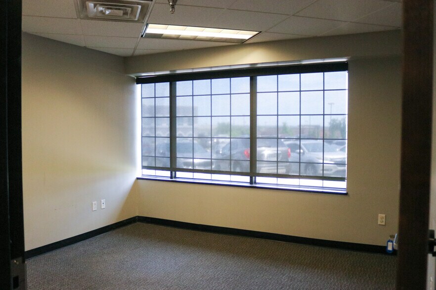More Photos Of 3730 S Elizabeth St, Independence Medical For Lease
