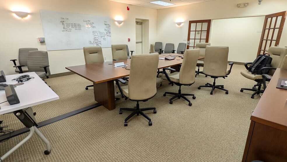 More Photos Of 20 Research Pky, Old Saybrook Light Manufacturing For Lease