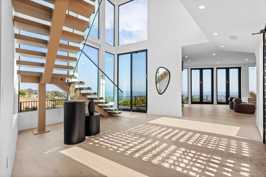 More Photos Of 6380 Meadows Ct, Malibu Rehabilitation Center For Lease