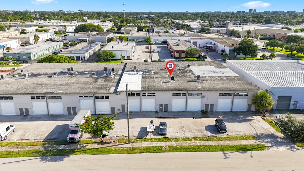 Primary Photo Of 1209 Gateway Rdg, Lake Park Warehouse For Sale
