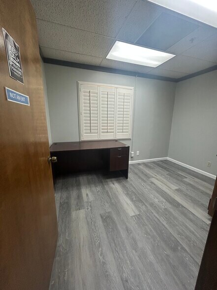 More Photos Of 2511 Logan St, Selma Medical For Lease