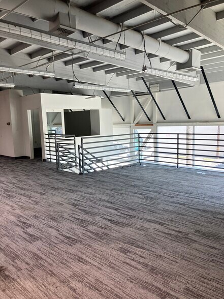 More Photos Of 4052-4058 Del Rey Ave, Marina del Rey Loft Creative Space For Lease