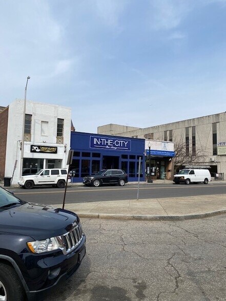 More Photos Of 190-192 Fairfield Ave, Bridgeport Storefront For Lease