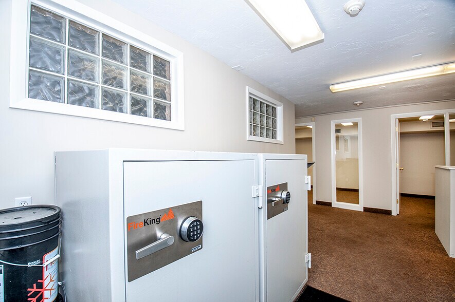 More Photos Of 4 Davis Ct, Brookline Loft Creative Space For Sale