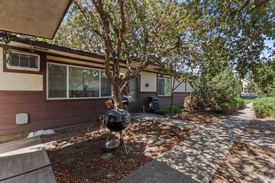 More Photos Of 824-828 E North Ave, Spokane Apartments For Sale