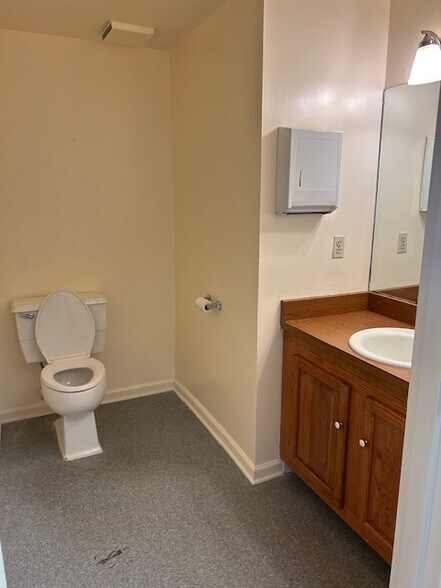 More Photos Of 126 Old Ridgefield Rd, Wilton Medical For Lease