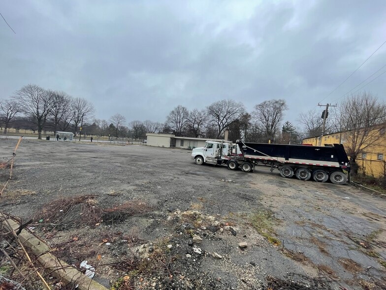 More Photos Of 23861 W McNichols Rd, Detroit Office For Sale