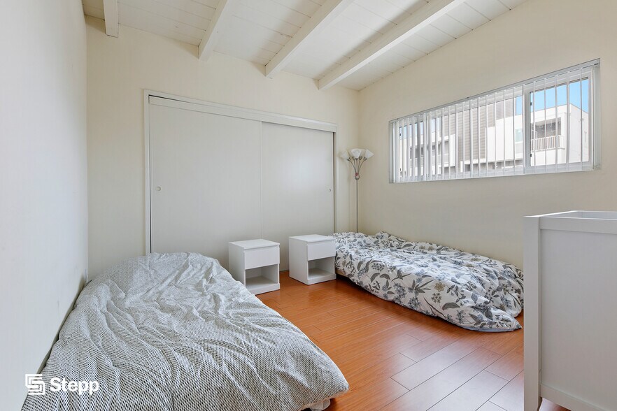 More Photos Of 914 S St Andrews Pl, Los Angeles Apartments For Sale